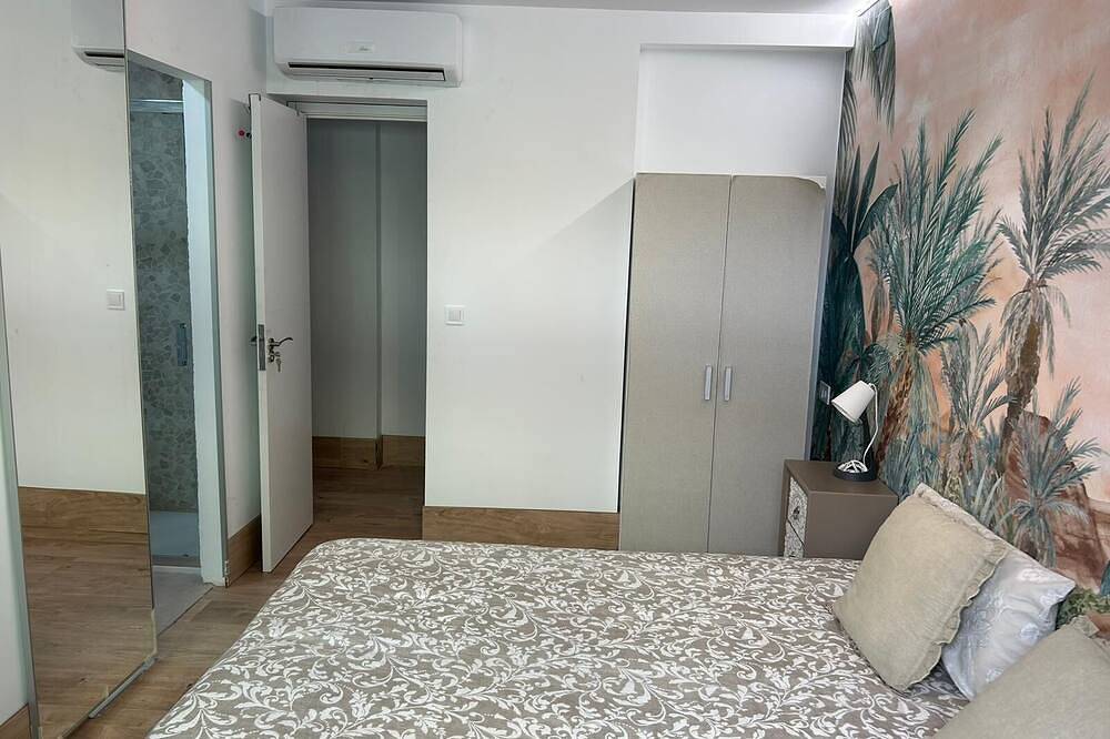 La Maison Del Mar: 1º1 Bedroom Exterior Private Bathroom near the beach in Carretera de Cádiz, Malaga