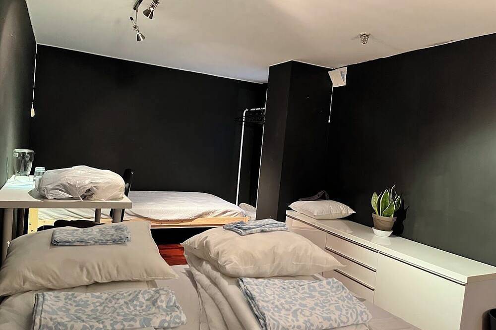 Charming large room -Bnb- with balcony in wonderful Stavanger Center  in Storhaug, Stavanger