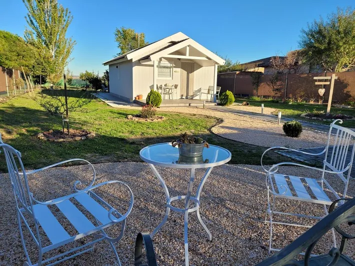 Casa de vacaciones para 3 personas, con jardín además de piscina y vistas, Se admiten mascotas - 1