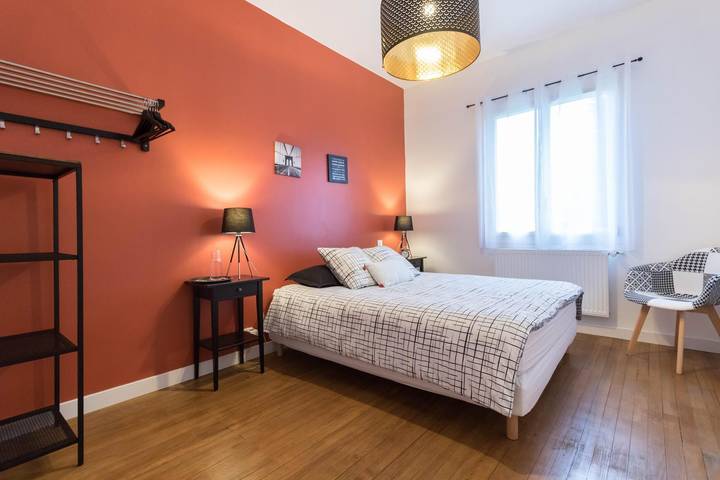 Chambre d’hôte pour 2 personnes, avec Terrasse ainsi que Jardin et Vue à Saint-Geniès-Bellevue
