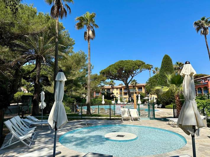 Gîte pour 5 personnes, avec piscine ainsi que jardin et jacuzzi dans Plage La Badine - 3