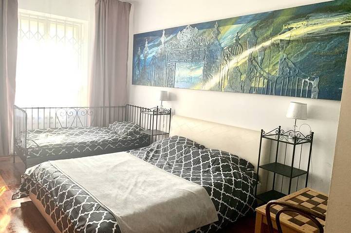 Appartement entier, Old Town Oasis: Artistic 2-Bedroom Gem Residence in the Crown of Barbican Walls in Varsovie Śródmieście, Varsovie