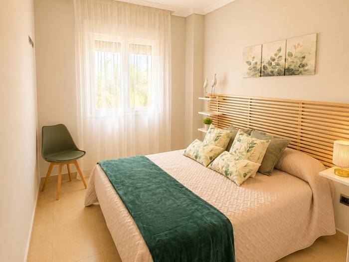 Ferienwohnung für 6 Personen, mit Balkon/Terrasse und Garten sowie Pool in Los Alcázares - 3