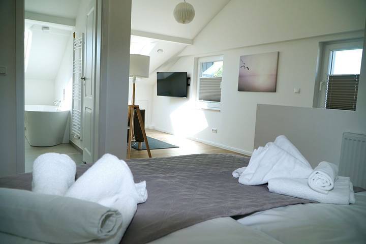 Ganze Wohnung, Leuchtturm – großzügiges Maisonette-Familienapartment (80 m², bis 5 Pers.) in Rettin, Ostholstein