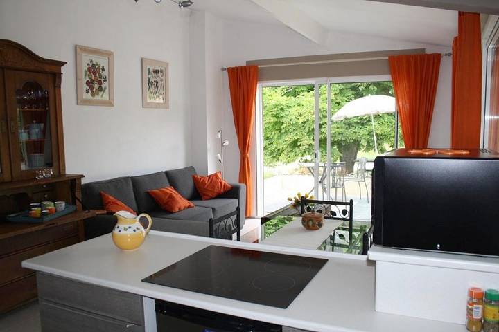 Maison de vacances pour 2 personnes, avec sauna et jacuzzi ainsi que jardin et piscine