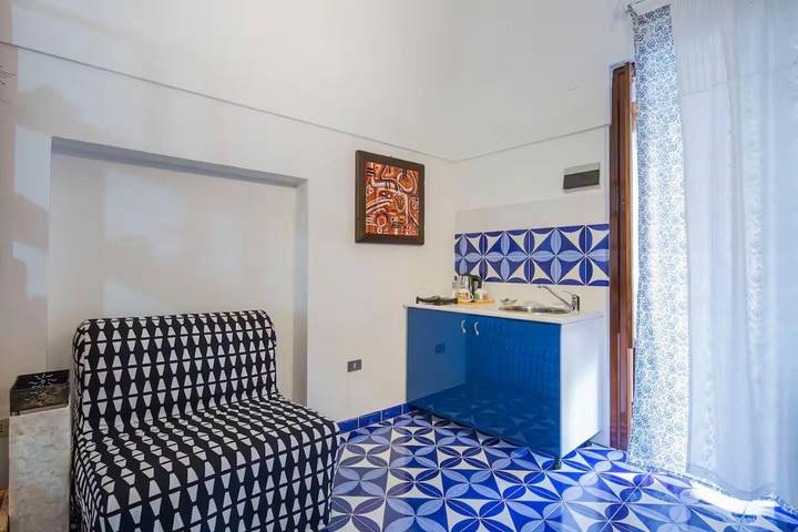 Chambre d’hôte pour 3 personnes, avec vue et terrasse, animaux acceptés à Cetara - 2