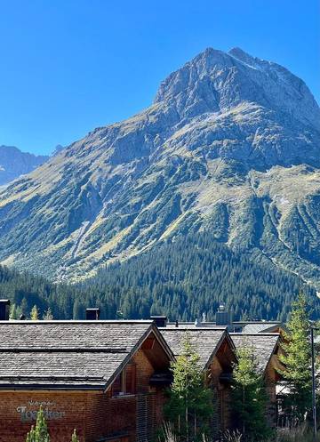 Gîte pour 4 personnes, avec terrasse et vue à Lech