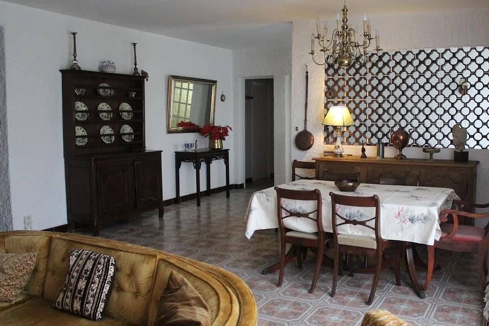 Hautefort Maison de vacances en Périgord Noir avec piscine in Hautefort, Périgord Noir