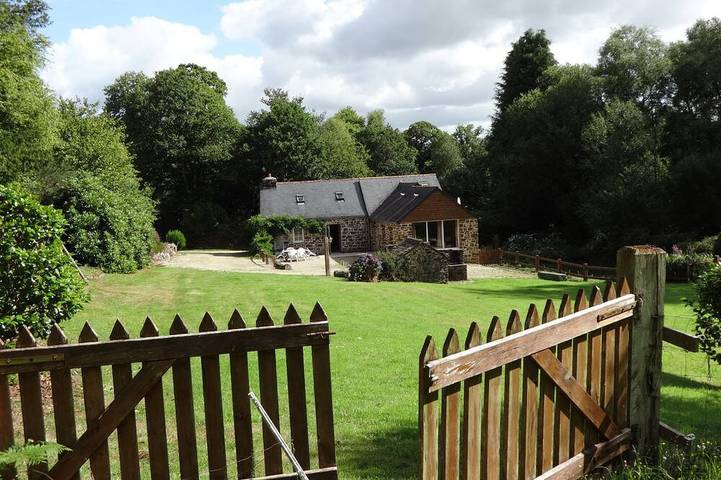 Gîte pour 6 personnes, avec terrasse et jardin