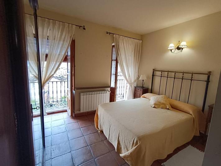 Casa rural para 2 personas, con balcón además de jardín y vistas en La Alcarria