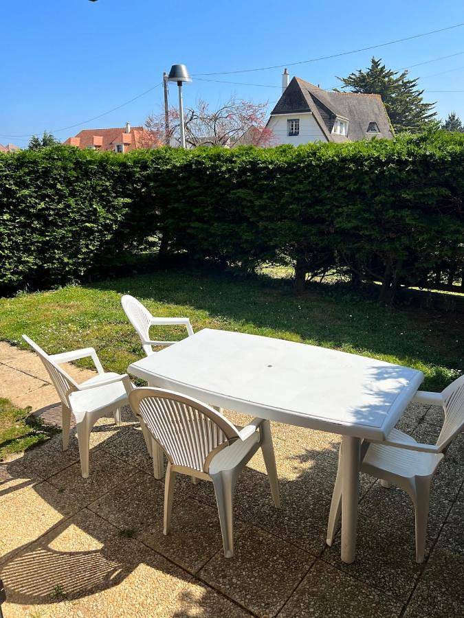 Appartement entier, Studio proche mer avec jardin in Ouistreham, Région de Caen