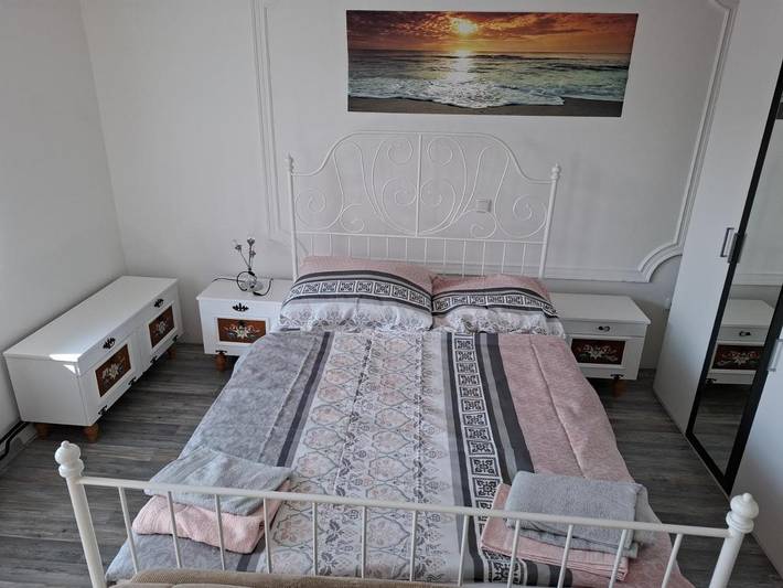 Ferienwohnung für 10 Personen, mit Balkon und Terrasse sowie Garten und Pool