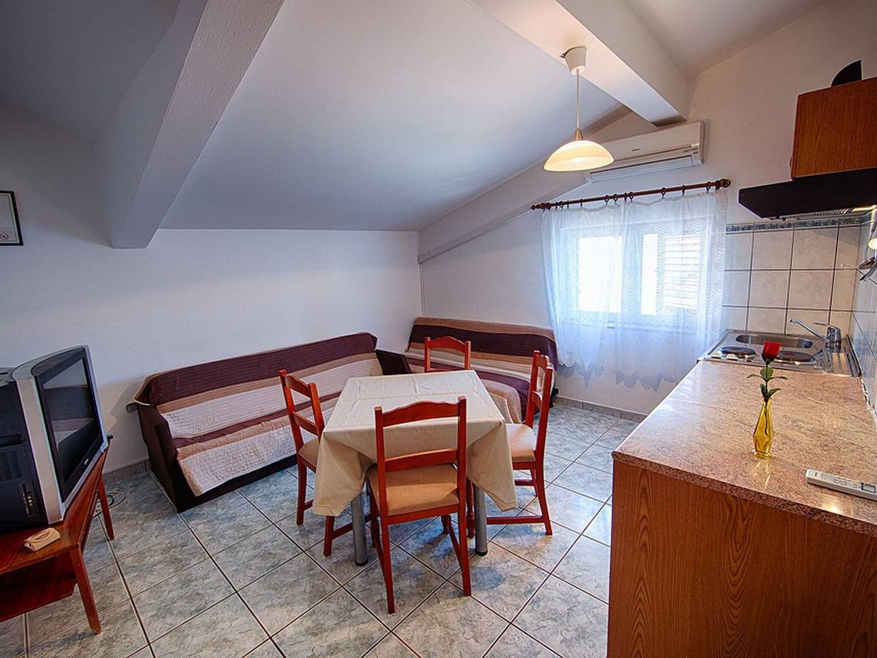 Ganze Wohnung, Apartments Malo Lago - One-Bedroom Apartment with Balcony and Sea View - Attic (Apartment 1) in Dubrovnik-Neretva