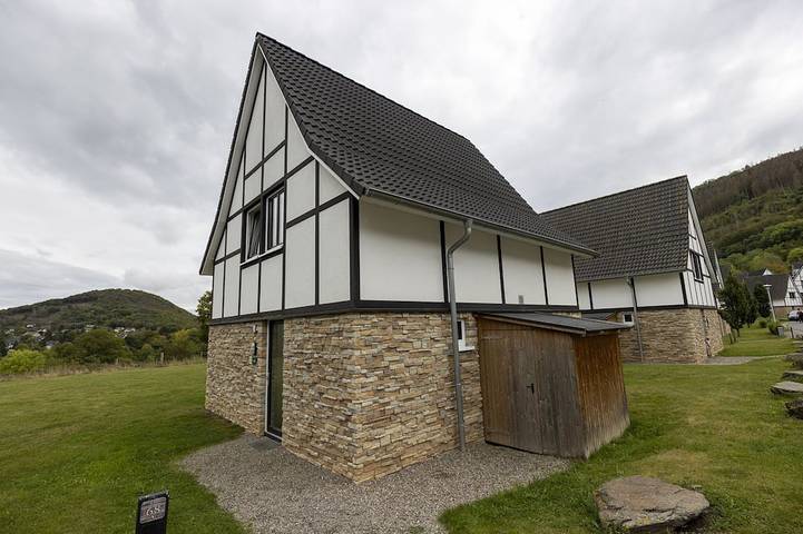 Villa mit pool für 6 Personen, mit Pool und Terrasse in Nordrhein-Westfalen