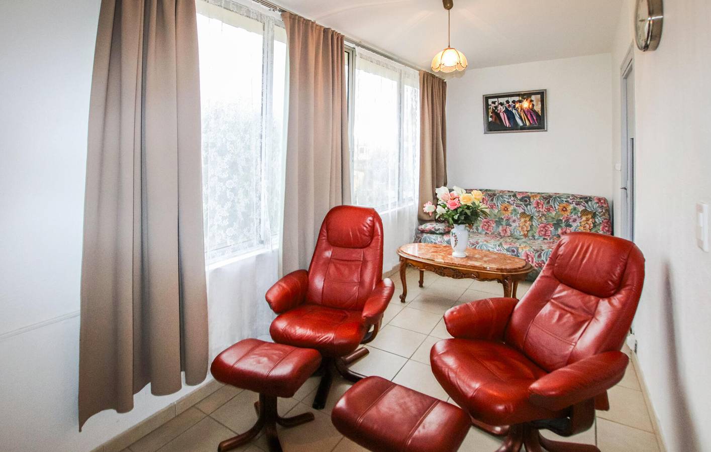 Apartamento vacacional entero, Acogedor apartamento con WiFi y aparcamiento cerca del centro de Nyons in Nyons, Región de Nyons