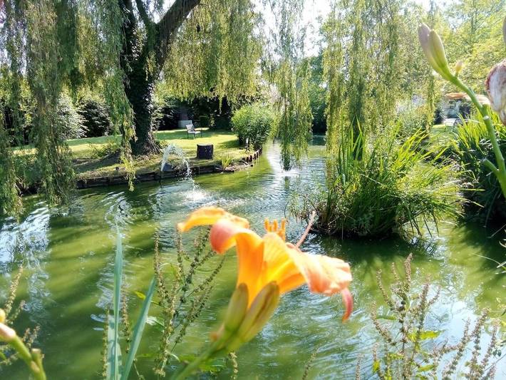 Location de vacances pour 2 personnes, avec vue et vue sur le lac ainsi que piscine et jardin, adapté aux familles à Rue (homonymie)