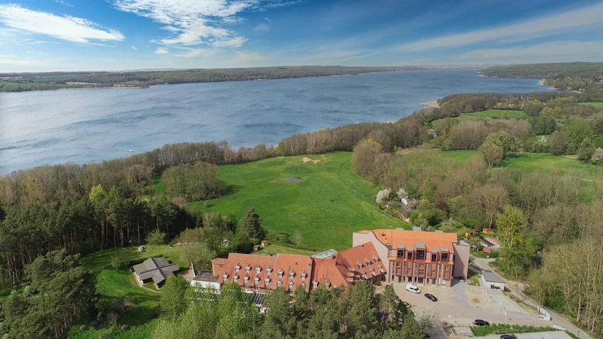 Hotel für 2 Personen, mit Terrasse und Garten sowie Pool und Sauna am Tollensesee - 2