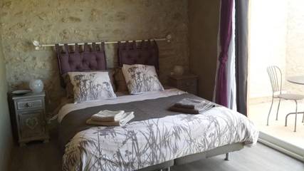Cottage pour 2 personnes, avec vue ainsi que piscine et jardin, animaux acceptés à Pauligne