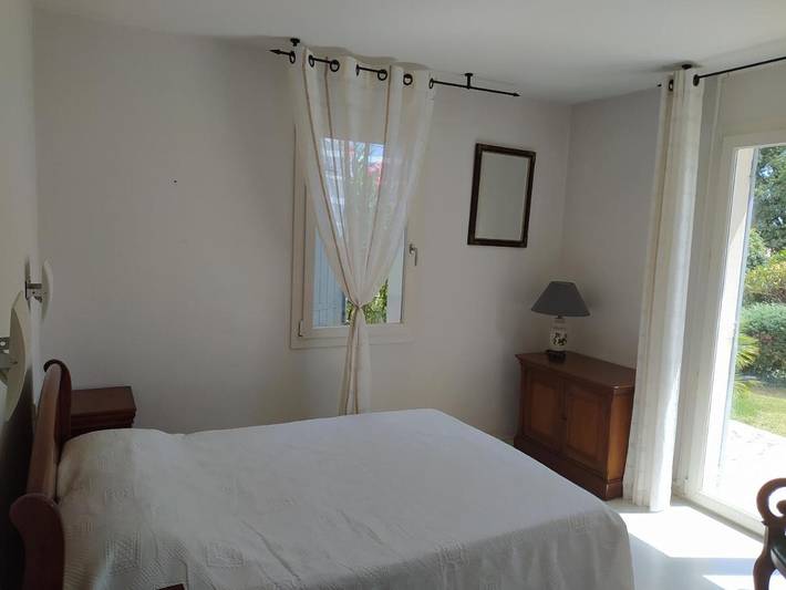 Chambre d’hôte pour 2 personnes, avec piscine ainsi que terrasse et jardin
