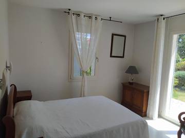 Chambre d’hôte pour 2 personnes, avec piscine ainsi que jardin et terrasse à Sauzet