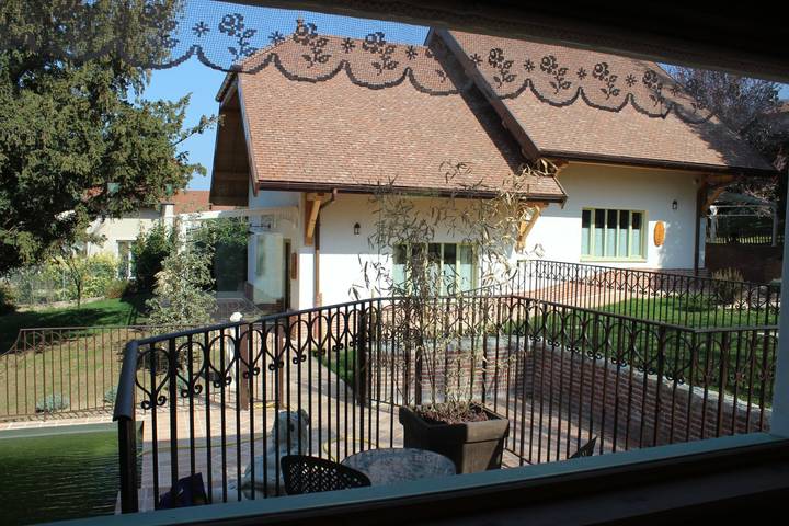 Gîte pour 2 personnes, avec jardin ainsi que piscine et terrasse, animaux acceptés en Savoie - 3