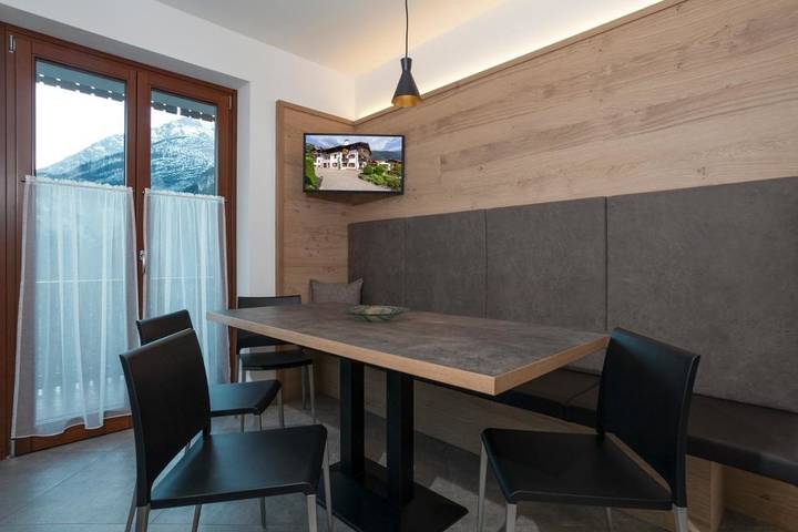 Gîte pour 10 personnes, avec jardin, animaux acceptés à Molveno - 2