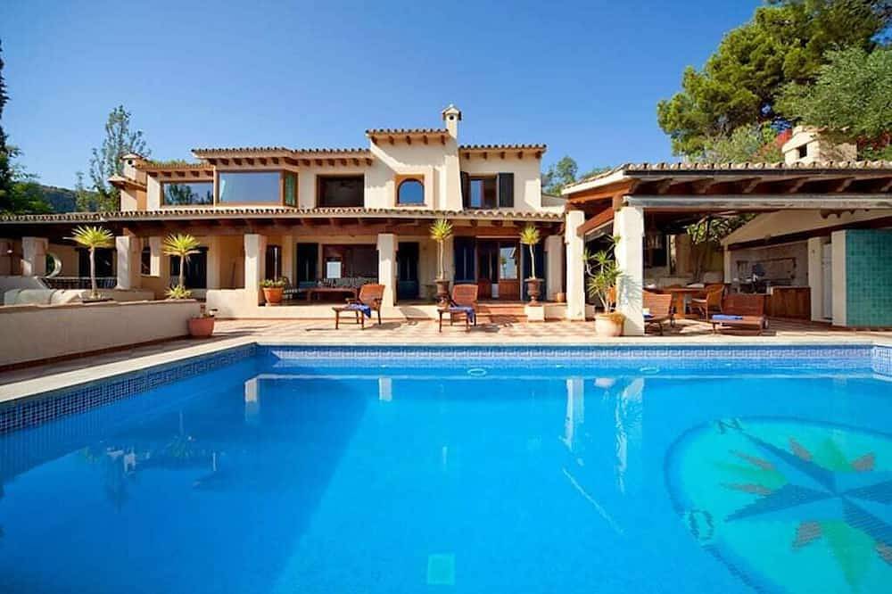 Beautiful Sunny Sea View Villa - Open Fire - Sauna - Heated Pool - Games Room in Cas Catala, Calvià