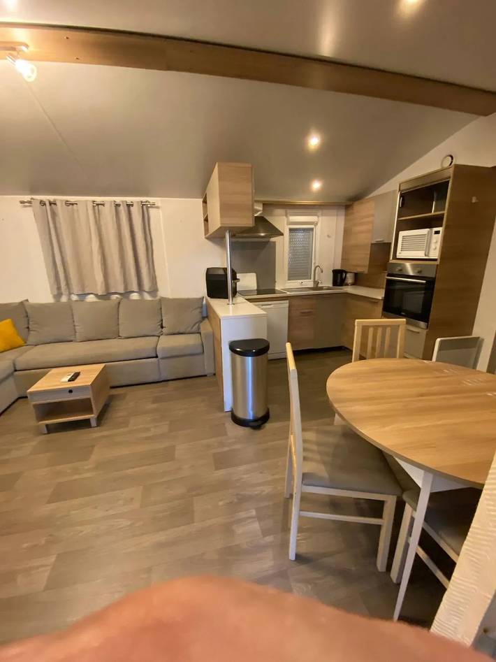 Bungalow para 6 personas, con terraza además de piscina y jardín - 1