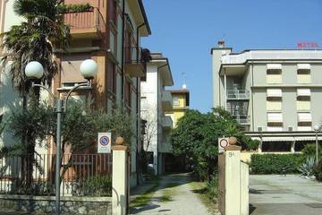 Ferienwohnung für 5 Personen, mit Balkon und Garten in Grado