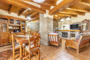 Casa Rural para 10 Personas en Montferrer Castellbó, Pirineos, Foto 2