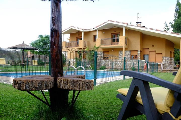 Casa de vacaciones para 10 personas, con Balcón y Terraza además de Piscina y Vistas en Provincia de Guadalajara - 2
