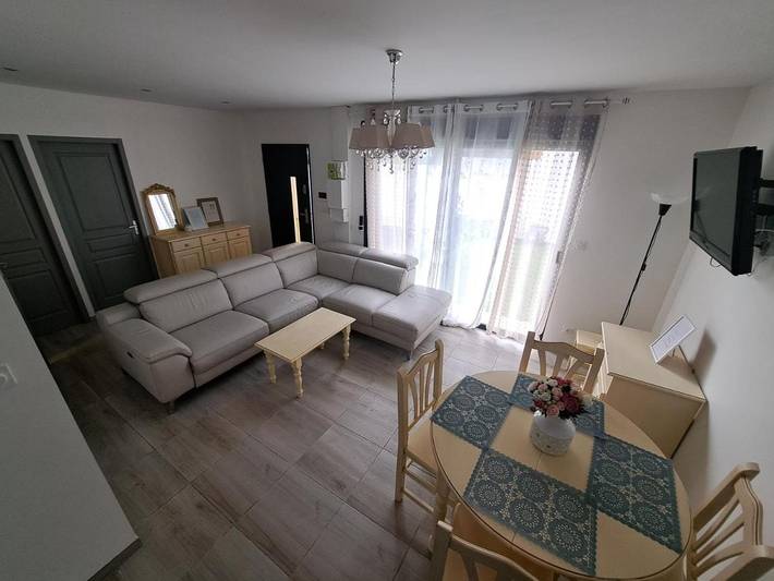 Location de vacances pour 4 personnes, avec jardin ainsi que piscine et terrasse à Bessan - 3