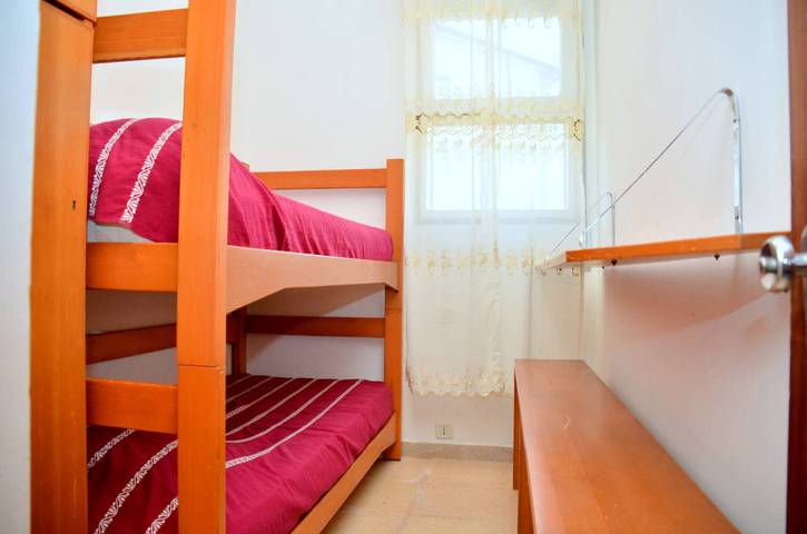 Ganze Wohnung, Halbfreistehende Villa mit großem privaten Garten in Bibione, San Michele al Tagliamento