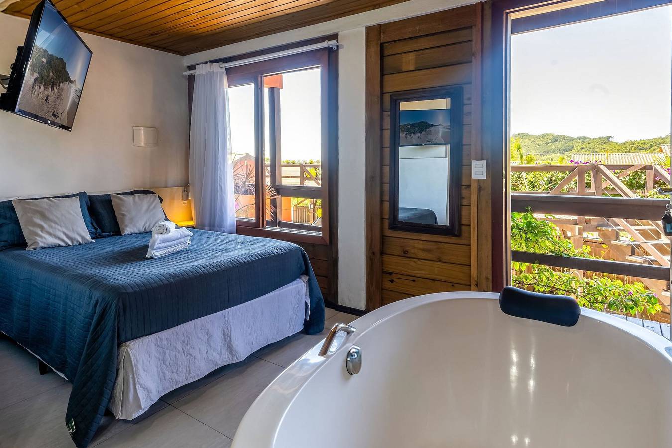 Apartamento entero, Suite Deluxe com Banheira - Solar dos Lírios in Ibiraquera, Imbituba