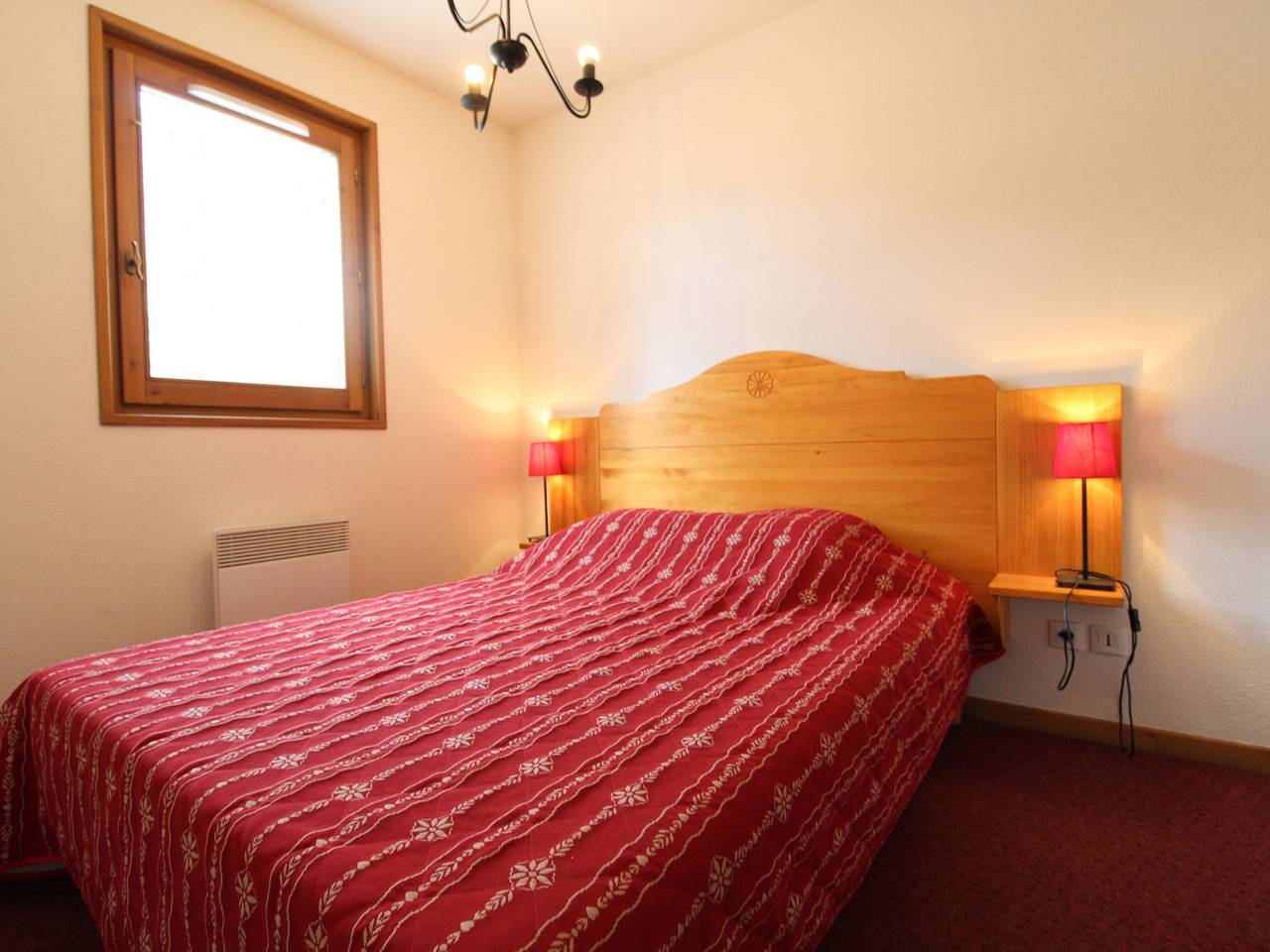 Apartamento entero, Apartamento acogedor para 4 personas en las pistas con balcón y parking in Lanslebourg-Mont-Cenis, Región de Saint-Jean-de-Maurienne