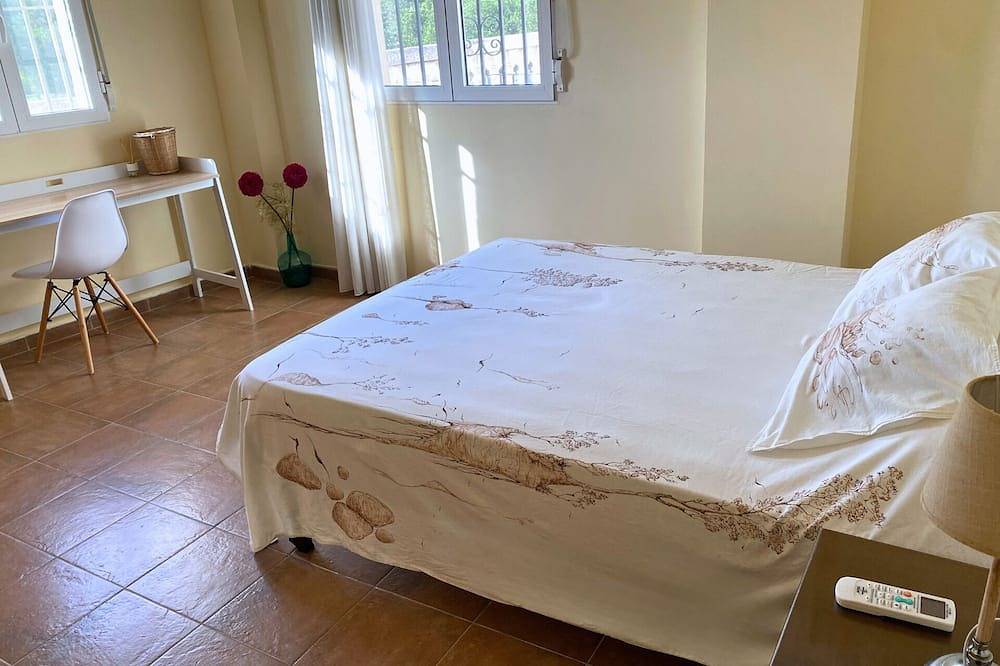 Compleet landhuis met zwembad, schilderachtig uitzicht en sinaasappelboomgaard in Alzira, Valencia Provincie