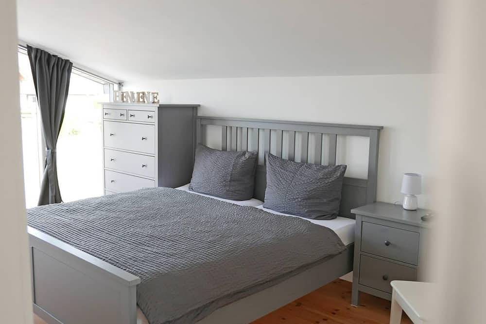 100m entfernt von der schönen Schlei, befindet sich unser umfangreich renovierter und moderner Bungalow \"Schlei-Idyll\" mit maritimen Details, sowie einem kleinen Gartenbereich mit Terrasse für Ihre wohlverdiente Auszeit in Rückeberg, Kappeln