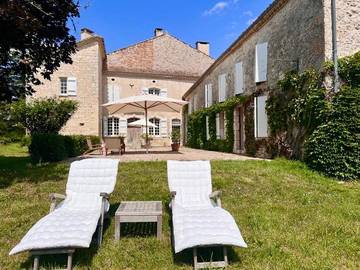 Gîte pour 8 personnes, avec jardin ainsi que piscine et vue à Hautefage-la-Tour