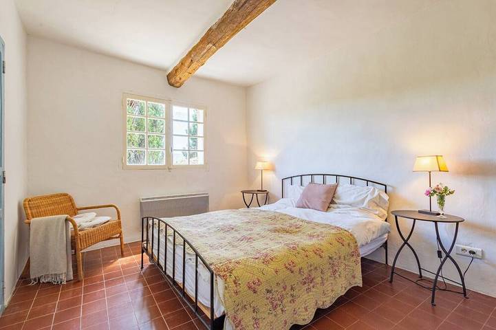 Gîte pour 8 personnes, avec jardin à Blauvac - 4