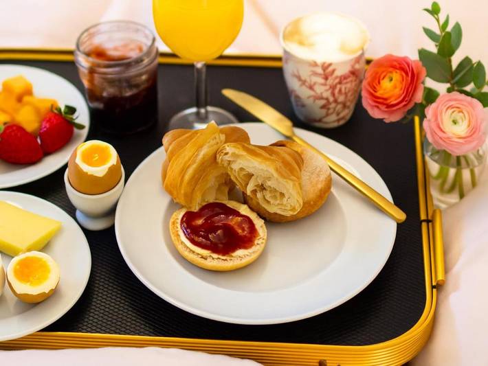 Chambre d’hôte pour 2 personnes, avec terrasse ainsi que vue et jardin, animaux acceptés à Isigny-le-Buat - 2