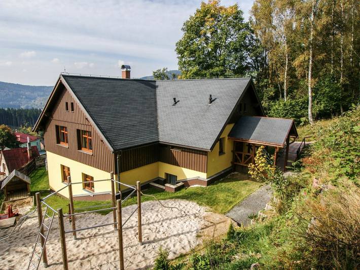 Dom dla 12 osób, z Balkon i Jacuzzi oraz Taras i Ogród w Czechy