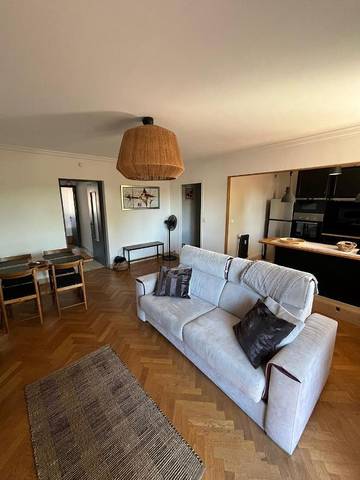 Gîte pour 4 personnes, avec balcon à Bron