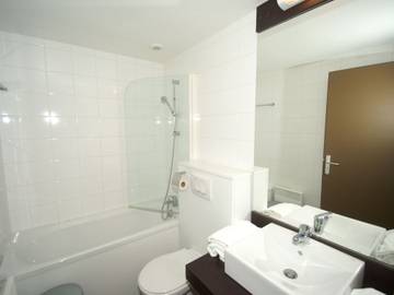 Maison De Vacances pour 8 Personnes dans Eppe-Sauvage, Avesnes-sur-Helpe, Photo 4