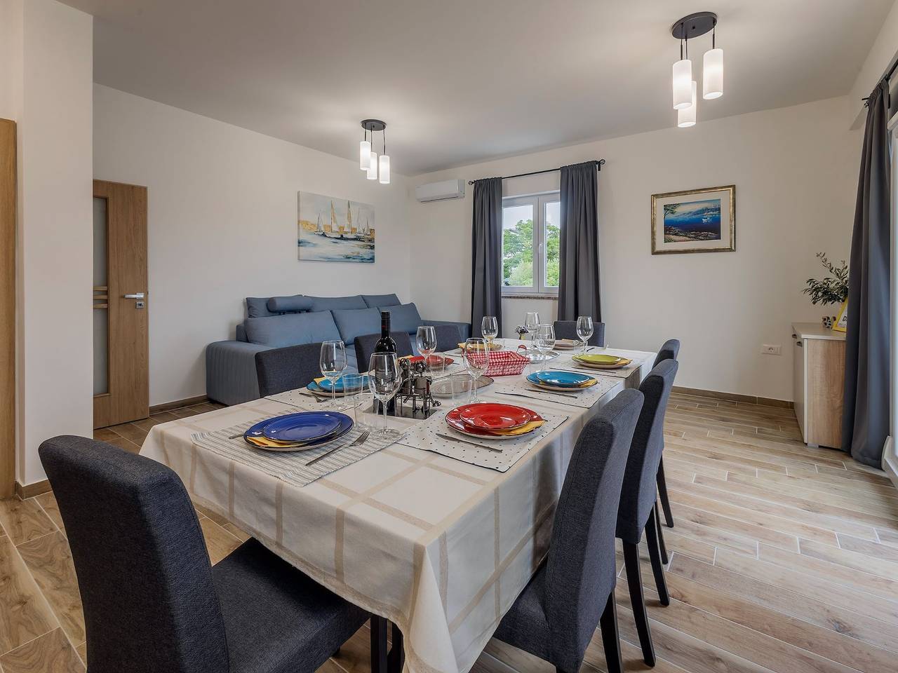 Holiday Home Milutin 1 - Four Bedroom Holiday Home with Private Pool in Vrsi, Zadar