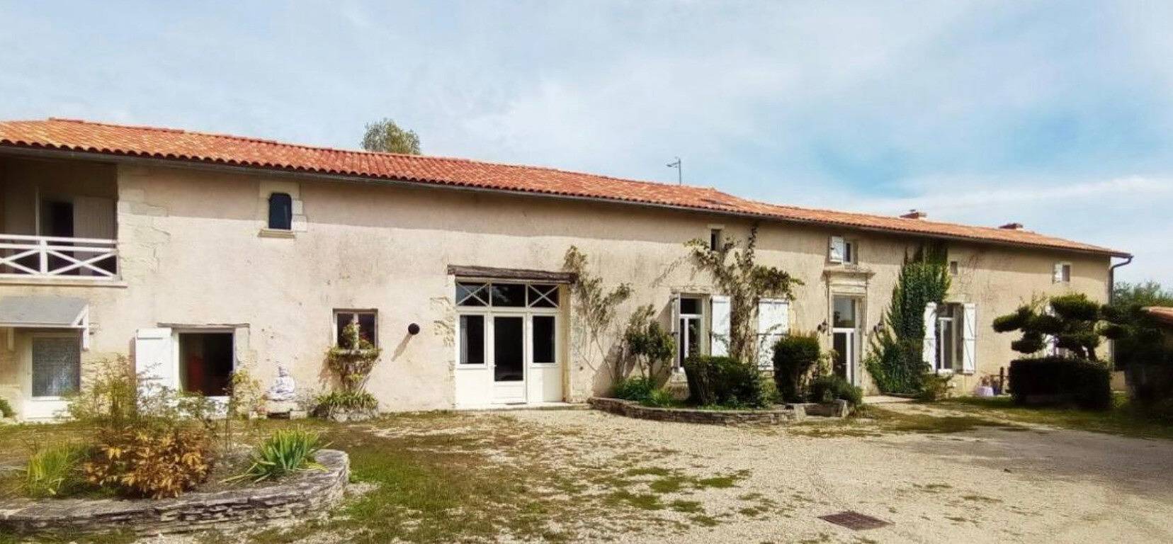 Chambre B avec piscine partagée, Wi-Fi et climatisation in Ribérac, Périgord Vert