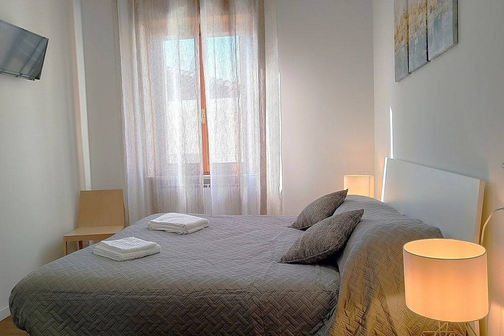 Geheel appartement, Delightful recently renovated apartment in the village of Tavullia in Tavullia, Pesaro-Urbino