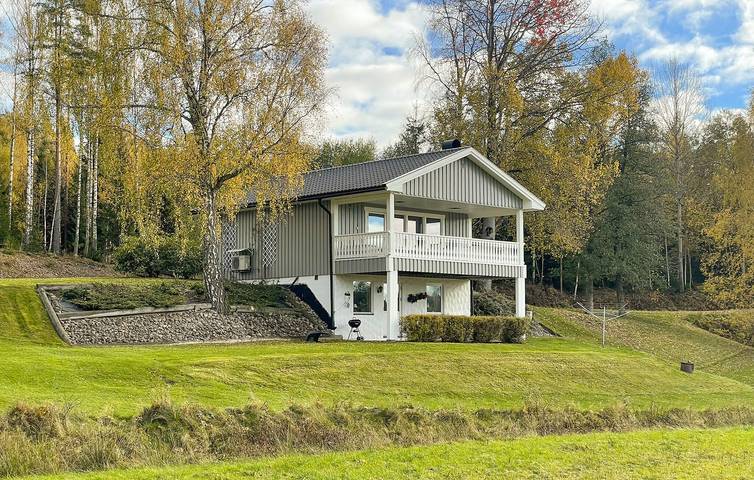 Ferienhaus für 6 Personen mit Terrasse in Värmland