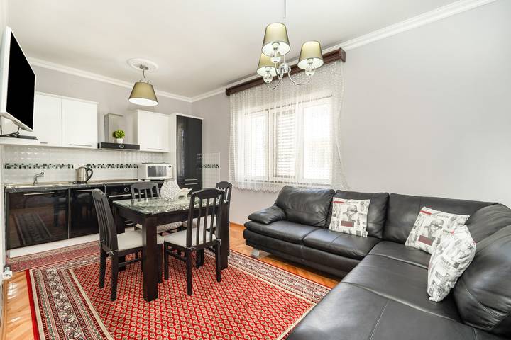 Ferienhaus für 6 Personen, mit Meerblick und Terrasse in Montenegro - 3