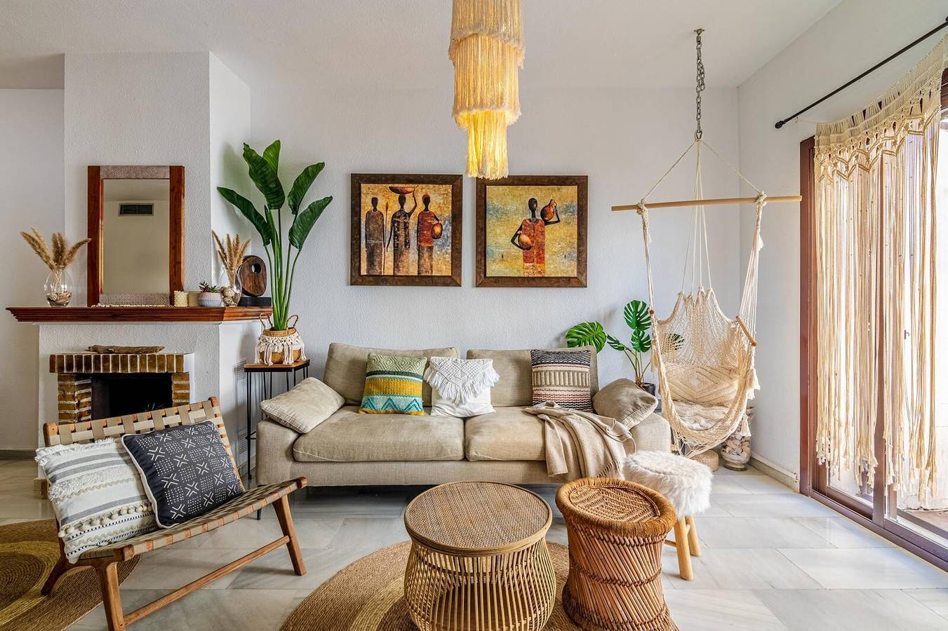Casa vacacional 'Beachfront Bohochic 2' con balcón, Wi-Fi y aire acondicionado in Playa de Guadalobon, Estepona