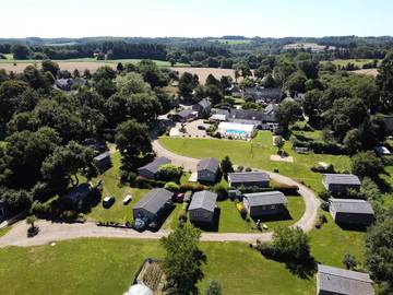 Chalet pour 6 personnes, avec vue ainsi que piscine et terrasse, animaux acceptés dans le Morbihan